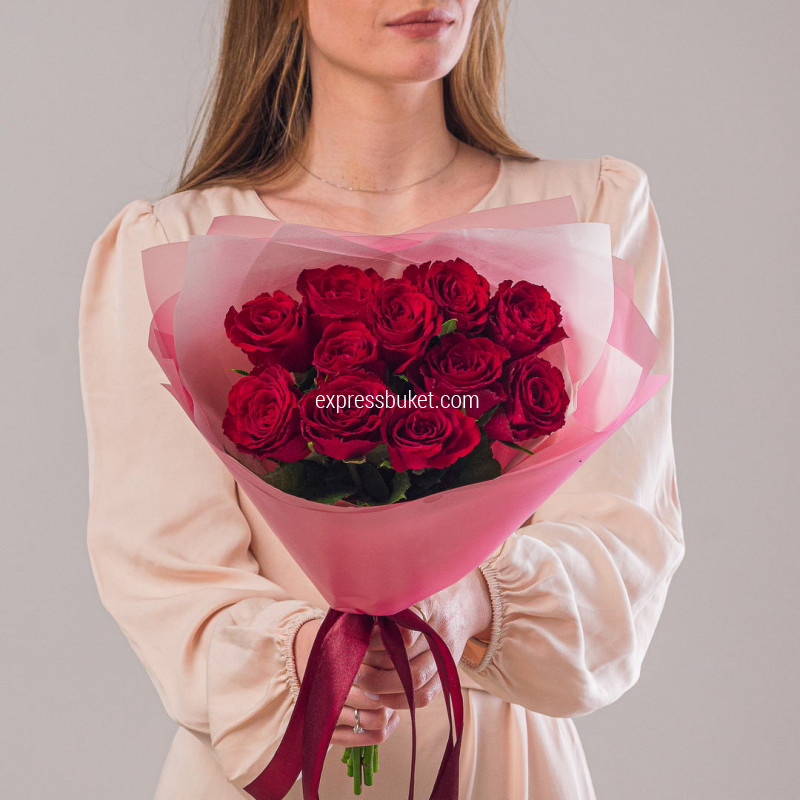 Букет из 11 фирменных красных роз 