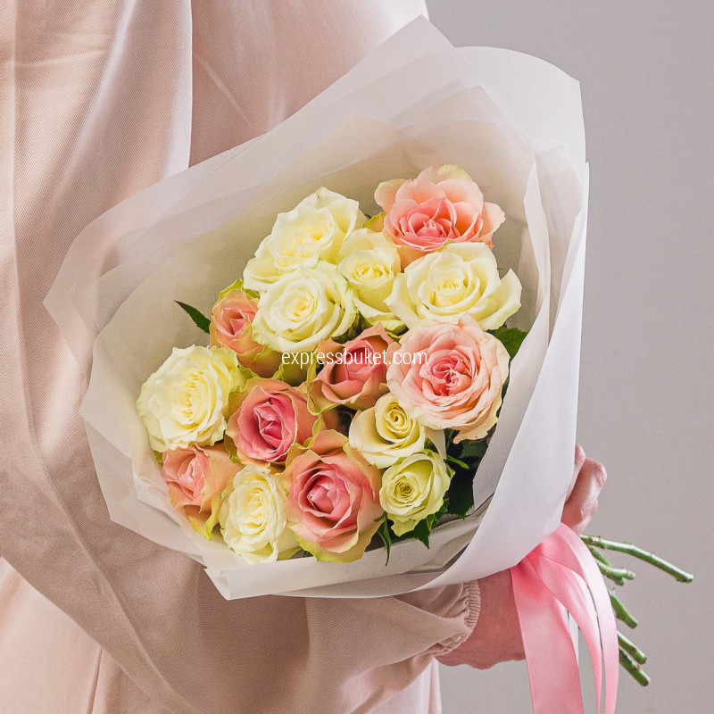 Классический букет 15 роз